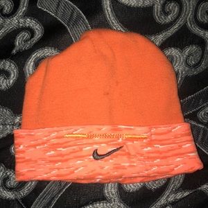 Baby Nike beanie!🌈